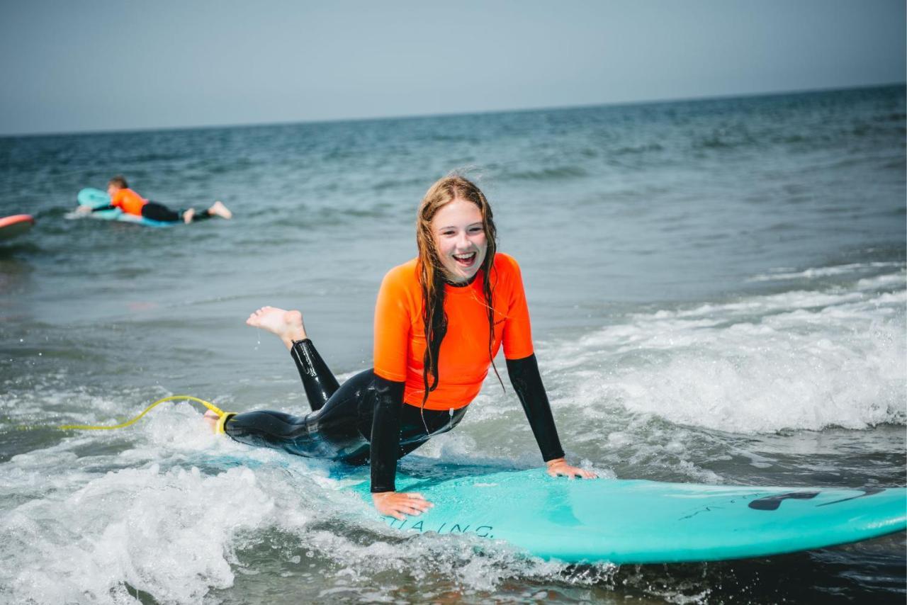 Family & Surfhostel Petten Esterno foto